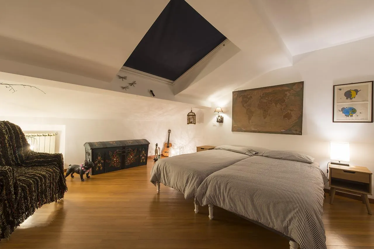 Quite And Lovely Attic - Paolo Sarpi 8 - Central Location Milan Apartment
